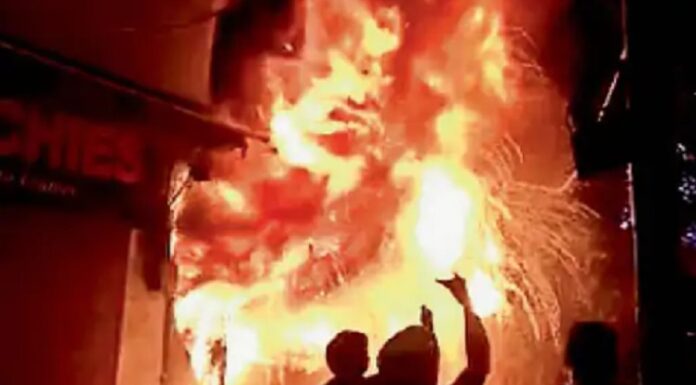 ਹੁਸ਼ਿਆਰਪੁਰ : ਪਟਾਕਾ ਡਿੱਗਣ ਨਾਲ ਫਰਨੀਚਰ ਹਾਊਸ ਨੂੰ ਲੱਗੀ ਭਿਆਨਕ ਅੱਗ, ਲੱਖਾਂ ਦਾ ਸਾਮਾਨ ਸੁਆਹ