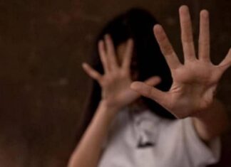 “ਪਾਪਾ ਨੇ 20 ਦਿਨ ਤੱਕ ਕੀਤਾ ਗੰਦਾ ਕੰਮ”, ਫੋਨ ‘ਤੇ ਬੇਟੀ ਦੀ ਆਪਬੀਤੀ ਸੁਣ ਕੇ ਹੈਰਾਨ ਰਹਿ ਗਈ ਮਾਂ