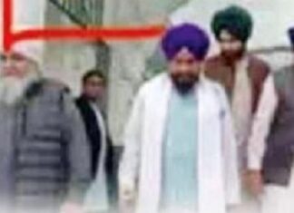 ਅੱਤਵਾਦ ਸਮੇਂ ਭਾਰਤੀ ਜਹਾਜ਼ ਨੂੰ ਹਾਈਜੈਕ ਕਰਕੇ ਪਾਕਿਸਤਾਨ ਲਿਜਾਣ ਵਾਲੇ ਪਿੰਕਾ ਨਾਲ ਅਕਾਲ ਤਖਤ ਦੇ ਜਥੇਦਾਰ ਦੀ ਫੋਟੋ ਵਾਇਰਲ, ਭਖਿਆ ਵਿਵਾਦ