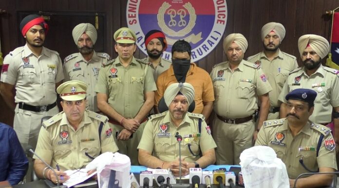 ਵੱਡੀ ਖਬਰ : ਜਲੰਧਰ ਪੁਲਸ ਨੇ 2 ਕਿੱਲੋ ਹੈਰੋਇਨ, ਪਿਸਟਲ ਅਤੇ ਜ਼ਿੰਦਾ ਰੌਂਦਾਂ ਸਮੇਤ ਇੰਟਰਨੈਸ਼ਨਲ ਨਸ਼ਾ ਤਸਕਰ ਕੀਤਾ ਗ੍ਰਿਫਤਾਰ