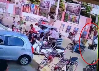 ਦੋਸਤ ਨਾਲ ਫਿਲਮ ਦੇਖਣ ਆਈ ਭੈਣ ਨੂੰ ਰੰਗੇ ਹੱਥੀਂ ਫੜਿਆ ਭਰਾ ਨੇ, ਲੜਕੇ ਦੀ ਕੀਤੀ ਰੋਡ ‘ਤੇ ਛਿੱਤਰ-ਪਰੇਡ