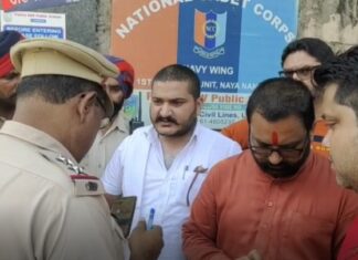 ਵਿਦਿਆਰਥਣ ਦੀ ਅੱਖ ‘ਚ ਜਮਾਤੀ ਵਲੋਂ ਪੈਨਸਿਲ ਮਾਰਨ ਕਾਰਨ ਅੱਖ ਦੀ ਗਈ ਰੋਸ਼ਨੀ, ਭੜਕੇ ਪਰਿਵਾਰਕ ਮੈਂਬਰਾਂ ਨੇ ਸਕੂਲ ਪ੍ਰਬੰਧਕ ‘ਤੇ ਲਾਇਆ ਦੋਸ਼