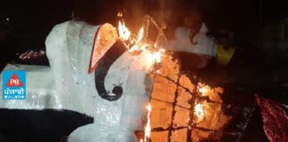 ਦੁਸਹਿਰੇ ਤੋਂ ਪਹਿਲਾਂ ਹੀ ਰਾਵਣ ਨੂੰ ਅਣਪਛਾਤੇ ਲਾ ਗਏ ਅੱਗ, ਲੋਕਾਂ ਨੇ ਪੁਲਸ-ਪ੍ਰਸ਼ਾਸਨ ‘ਤੇ ਕੱਢਿਆ ਗੁੱਸਾ, ਕੀਤੀ ਜੰਮ ਕੇ ਨਾਅਰੇਬਾਜ਼ੀ