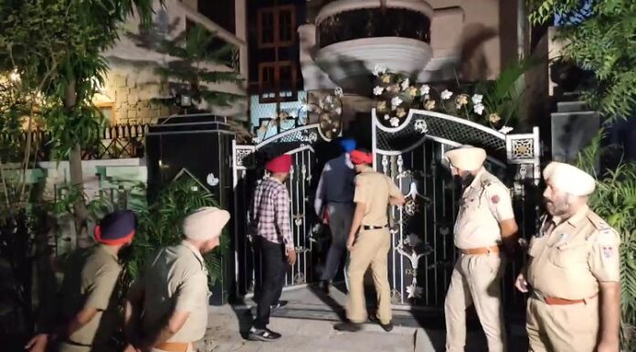 ਸਾਬਕਾ ਫੂਡ ਸਪਲਾਈ ਦੇ ਡਾਇਰੈਕਟਰ ਆਰ. ਕੇ. ਸਿੰਗਲਾ ਦੇ ਘਰ ਵਿਜੀਲੈਂਸ ਵਿਭਾਗ ਦੀ ਰੇਡ, ਨਕਦੀ ਅਤੇ ਗਹਿਣੇ ਬਰਾਮਦ