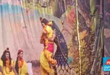 ਰਾਮਲੀਲਾ ਦੌਰਾਨ ਬੇਸ਼ਰਮੀ ਦੀਆਂ ਹੱਦਾਂ ਪਾਰ : ਪੰਜਾਬੀ ਗਾਣਿਆਂ ’ਤੇ ਲਕਸ਼ਮਣ ਨਾਲ ਲਿਪਟ-ਲਿਪਟ ਕੇ ਸਰੂਪਨਖਾ ਨੇ ਲਗਾਏ ਠੁਮਕੇ, ਸੀਤਾ ਲਈ ਵੱਜਿਆ ਸੌਂਕਣੇ-ਸੌਂਕਣ ਗੀਤ