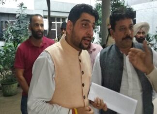 ਆਪ੍ਰੇਸ਼ਨ ਲੋਟਸ ’ਚ ਆਪ MLA ਦੇ ਬਿਆਨ ਦਰਜ : ਅੰਗੁਰਾਲ ਤੇ ਅਰੋੜਾ ਦਾ ਦਾਅਵਾ-ਹਾਈਕੋਰਟ ਦੇ ਦੋ ਵਕੀਲਾਂ ਨੇ ਕੀਤਾ ਸੰਪਰਕ, ਅਮਿਤ ਸ਼ਾਹ ਤੇ ਅਨੁਰਾਗ ਠਾਕੁਰ ਦਾ ਲਿਆ ਨਾਂ