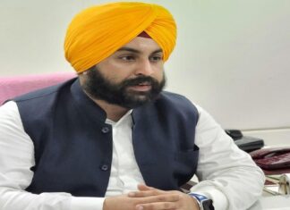 ਵਿਦਿਆਰਥੀਆਂ ‘ਚ ਛੁਪੀਆਂ ਕਲਾਤਮਕ ਕਲਾਵਾਂ ਨੂੰ ਸਾਹਮਣੇ ਲਿਆਉਣ ਲਈ ਹਰ ਸਰਕਾਰੀ ਸਕੂਲ ਆਪਣਾ ਮੈਗਜ਼ੀਨ ਕੱਢੇ : ਹਰਜੋਤ ਸਿੰਘ ਬੈਂਸ