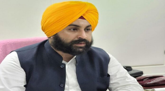 ਸਿੱਖਿਆ ਮੰਤਰੀ ਮੁਲਾਜ਼ਮਾਂ ਨੂੰ ਦੇ ਸਕਦੇ ਹਨ ਨਵੇਂ ਸਾਲ ਦਾ ਤੋਹਫਾ, ਮੁਲਾਜ਼ਮ ਜੱਥੇਬੰਦੀਆਂ ਨਾਲ ਮੀਟਿੰਗ 30 ਦਸੰਬਰ