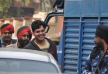 ਗੈਂਗਸਟਰ ਦੀਪਕ ਟੀਨੂੰ ਦੇ ਕਸਟੱਡੀ ‘ਚੋਂ ਭੱਜਣ ‘ਤੇ ਸਿੱਧੂ ਮੂਸੇਵਾਲਾ ਦੀ ਮਾਂ ਨੇ ਕਿਹਾ- ਪੰਜਾਬ ‘ਚ ਸੁਰੱਖਿਆ ਨਾਂ ਦੀ ਕੋਈ ਚੀਜ਼ ਨਹੀਂ, ਗੈਂਗਸਟਰ ਸ਼ਰੇਆਮ ਹੋ ਰਹੇ ਫ਼ਰਾਰ