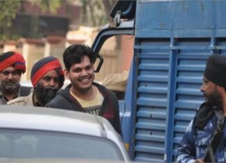 ਗੈਂਗਸਟਰ ਦੀਪਕ ਟੀਨੂੰ ਫਰਾਰ ਮਾਮਲੇ ‘ਚ ਨਵਾਂ ਟਵਿਸਟ, ਟੀਨੂੰ ਨੇ ਫਰਾਰ ਹੋਣ ਤੋਂ ਪਹਿਲਾਂ ਕਢਵਾਏ ਸਨ ਪੈਸੇ, ਹੋ ਸਕਦੈ ਵਿਦੇਸ਼ ‘ਚ ਫਰਾਰ