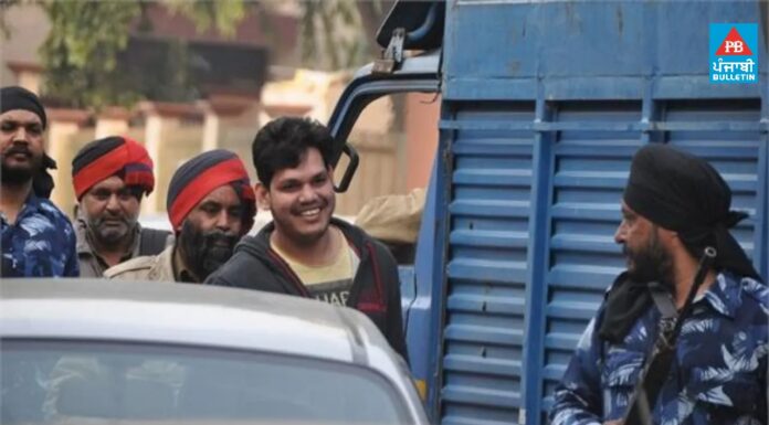 ਗੈਂਗਸਟਰ ਦੀਪਕ ਟੀਨੂੰ ਦੇ ਕਸਟੱਡੀ ‘ਚੋਂ ਭੱਜਣ ‘ਤੇ ਸਿੱਧੂ ਮੂਸੇਵਾਲਾ ਦੀ ਮਾਂ ਨੇ ਕਿਹਾ- ਪੰਜਾਬ ‘ਚ ਸੁਰੱਖਿਆ ਨਾਂ ਦੀ ਕੋਈ ਚੀਜ਼ ਨਹੀਂ, ਗੈਂਗਸਟਰ ਸ਼ਰੇਆਮ ਹੋ ਰਹੇ ਫ਼ਰਾਰ