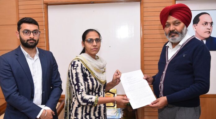 ਵਿੱਤ ਮੰਤਰੀ ਨੇ ਆਰਥਿਕ ਤੇ ਅੰਕੜਾ ਸੰਸਥਾ ਦੇ ਜਾਂਚਕਰਤਾਵਾਂ ਨੂੰ ਸੌਂਪੇ ਨਿਯੁਕਤੀ ਪੱਤਰ