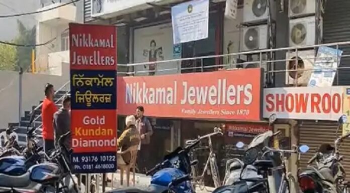 ਲੁਧਿਆਣਾ : 3 ਵੱਡੇ ਕਾਰੋਬਾਰੀ ਗਰੁੱਪਾਂ ‘ਤੇ IT ਦੀ ਛਾਪੇਮਾਰੀ ਜਾਰੀ ; 11 ਕਰੋੜ ਨਕਦ ਤੇ 100 ਕਰੋੜ ਦੀ ਜਾਇਦਾਦ ਦੇ ਦਸਤਾਵੇਜ਼ ਜ਼ਬਤ
