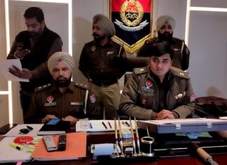 ਲਿਫ਼ਟ ਦੇ ਬਹਾਨੇ ਰਾਹਗੀਰਾਂ ਤੋਂ ਪੈਸੇ ਤੇ ਕੀਮਤੀ ਚੀਜ਼ਾਂ ਲੁੱਟਣ ਵਾਲੇ ਗਿਰੋਹ ਦੇ ਦੋ ਮੈਂਬਰ ਕਾਬੂ, ਤੀਜਾ ਫਰਾਰ