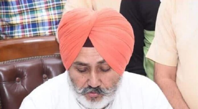 ਸਿਹਤ ਮੰਤਰੀ ਨੇ 12 ਵਾਰਡ ਅਟੈਂਡੈਂਟਾਂ ਨੂੰ ਸੌਂਪੇ ਨਿਯੁਕਤੀ ਪੱਤਰ