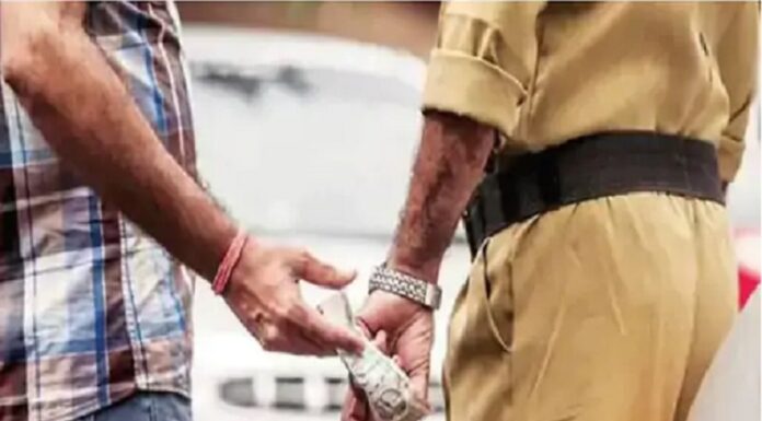 ਅੰਮ੍ਰਿਤਸਰ : ACP ਦਾ ਰੀਡਰ ਰਿਸ਼ਵਤ ਲੈਂਦਾ ਕਾਬੂ, ਕੇਸ ਰਫਾ-ਦਫਾ ਕਰਨ ਲਈ ਮੰਗੇ ਸੀ 10,000 ਰੁ.