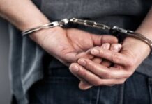 ਦਰਬਾਰ ਸਾਹਿਬ ਨੇੜੇ ਬੰਬ ਦੀ ਝੂਠੀ ਖ਼ਬਰ ਫੈਲਾਉਣ ਵਾਲੇ ਨਿਹੰਗ ਸਮੇਤ 5 ਵਿਅਕਤੀ ਗ੍ਰਿਫਤਾਰ