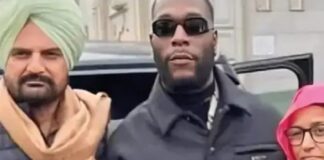 ਮੂਸੇਵਾਲਾ ਦੇ ਮਾਤਾ-ਪਿਤਾ ਨੂੰ ਮਿਲਿਆ ਰੈਪਰ ਬਰਨਾ ਬੁਆਏ : ਸਿੱਧੂ ਨਾਲ ਪਹਿਲੀ ਮੁਲਾਕਾਤ ਨੂੰ ਯਾਦ ਕਰਕੇ ਹੋਇਆ ਭਾਵੁਕ, ਲਾਈਵ ਸ਼ੋਅ ‘ਚ ਰੋ ਪਿਆ ਸੀ ਗਾਇਕ