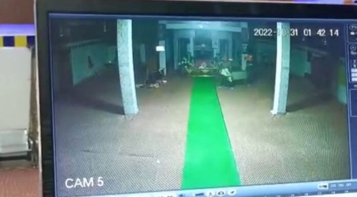 ਕਪੂਰਥਲਾ ਦੇ ਗੁਰਦੁਆਰਾ ਸਾਹਿਬ ‘ਚੋਂ ਗਲੋਕ ਚੋਰੀ, ਘਟਨਾ ਸੀਸੀਟੀਵੀ ‘ਚ ਕੈਦ