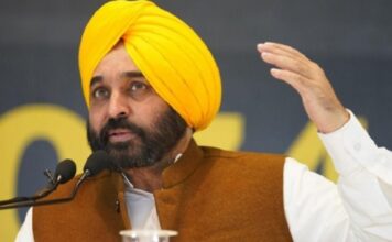 ਮਹਾਡਿਬੇਟ ‘ਚ CM ਭਗਵੰਤ ਮਾਨ ਵਿਰੋਧੀਆਂ ‘ਤੇ ਵਰ੍ਹੇ : ਕਿਹਾ – ਪੰਜਾਬ ‘ਚੋਂ ਟਰਾਂਸਪੋਰਟ ਮਾਫੀਆ ਰਾਜ ਪੂਰੀ ਤਰ੍ਹਾਂ ਕਰਾਂਗੇ ਖਤਮ