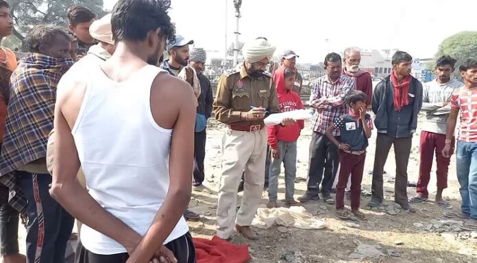 ਫਿਰੋਜ਼ਪੁਰ : ਪੁਲਿਸ ਚੌਕੀ ਨੇੜੇ ਕਈ ਘੰਟੇ ਪਈ ਰਹੀ ਨੌਜਵਾਨ ਦੀ ਲਾਸ਼, ਰਾਹਗੀਰਾਂ ਨੇ ਦੱਸਿਆ ਤਾਂ ਹਰਕਤ ‘ਚ ਆਈ ਪੁਲਿਸ