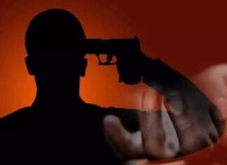 ਸ਼ਰਾਬ ਪੀਣ ਤੋਂ ਰੋਕਿਆ ਤਾਂ ਪੁੱਤ ਨੇ ਪਿਓ ਸਾਹਮਣੇ ਆਪਣੇ ਸਿਰ ‘ਚ ਮਾਰੀ ਗੋਲ਼ੀ, ਮੌਕੇ ‘ਤੇ ਮੌਤ