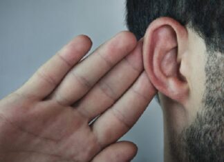 ਹੈੱਡਫੋਨ ਅਤੇ ਤੇਜ਼ ਸੰਗੀਤ ਕਾਰਨ 1 ਅਰਬ ਨੌਜਵਾਨ ਬੋਲ਼ੇ ਹੋਣ ਦੀ ਕਗਾਰ ‘ਤੇ