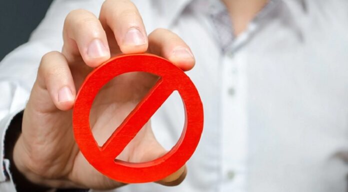 ਬਜ਼ੁਰਗ ਨਾਲ ਕੇਅਰਟੇਕਰ ਨੇ ਕੀਤੀ ਸਾਈਬਰ ਧੋਖਾਧੜੀ, ਫੋਨ ਰਾਹੀਂ ਆਪਣੇ ਅਕਾਊਂਟਾਂ ‘ਚ ਲੱਖਾਂ ਕੀਤੇ ਟਰਾਂਸਫਰ, 6 ਤੋਲੇ ਸੋਨਾ ਵੀ ਕੀਤਾ ਚੋਰੀ