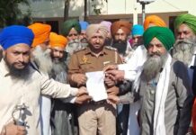 ਫਿਰੋਜ਼ਪੁਰ ‘ਚ ਵਿਵਾਦ : ਡੇਰਾ ਸਿਰਸਾ ਨੂੰ ਮੰਨਣ ਵਾਲੀ ਅਧਿਆਪਕਾ ਨੇ ਸਿੱਖ ਧਰਮ ਖ਼ਿਲਾਫ ਬੋਲੇ ਅਪਸ਼ਬਦ, ਸਿੱਖ ਜਥੇਬੰਦੀਆਂ ਨੇ ਸਕੂਲ ‘ਚ ਲਾਇਆ ਧਰਨਾ