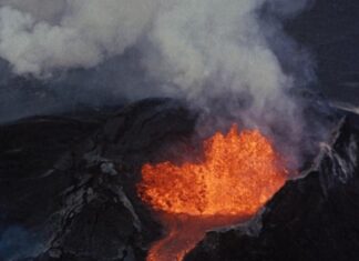 ਅਮਰੀਕਾ : 38 ਸਾਲਾਂ ‘ਚ ਪਹਿਲੀ ਵਾਰ ਫਟਿਆ ਦੁਨੀਆ ਦਾ ਸਭ ਤੋਂ ਵੱਡਾ ਜਵਾਲਾਮੁਖੀ, ਲੋਕਾਂ ਨੂੰ ਅਲਰਟ ਜਾਰੀ