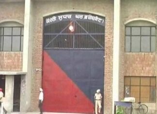 ਨਹੀਂ ਰੁਕ ਰਿਹਾ ਜੇਲਾਂ ‘ਚੋਂ ਮੋਬਾਈਲ ਮਿਲਣ ਦਾ ਸਿਲਸਿਲਾ : ਫਰੀਦਕੋਟ ਦੀ ਜੇਲ ‘ਚੋਂ ਮਿਲੇ 6 ਮੋਬਾਈਲ