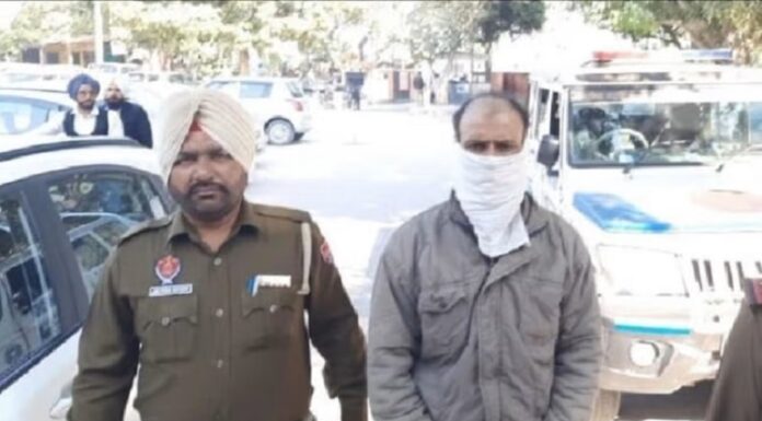 ਜ਼ਮੀਨ ਨਾਮ ਨਾ ਕਰਨ ‘ਤੇ ਪੁੱਤ ਨੇ ਕੁੱਟ-ਕੁੱਟ ਕੇ ਕੀਤੀ ਪਿਤਾ ਦੀ ਹੱਤਿਆ, ਸ਼ਮਸ਼ਾਨਘਾਟ ਪਹੁੰਚ ਕੇ ਪੁਲਿਸ ਨੇ ਬਲ਼ਦੀ ਚਿਤਾ ‘ਚੋਂ ਕੱਢੀ ਲਾਸ਼