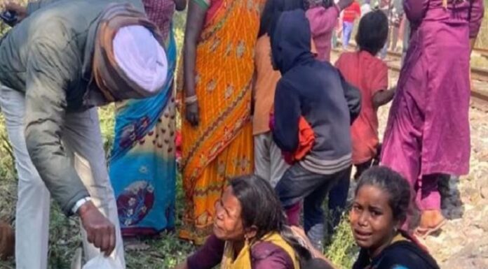 ਕੀਰਤਪੁਰ ਸਾਹਿਬ : ਰੇਲਵੇ ਟਰੈਕ ਦੇ ਕੋਲ ਖੇਡ ਰਹੇ 4 ਬੱਚੇ ਆਏ ਰੇਲਗੱਡੀ ਦੀ ਲਪੇਟ ‘ਚ, 3 ਦੀ ਮੌਤ