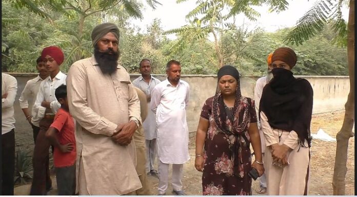 ਪ੍ਰਿੰਸੀਪਲ ਨੇ 11ਵੀਂ ਦੀ ਵਿਦਿਆਰਥਣ ਨੂੰ ਕਮਰੇ ’ਚ ਬੁਲਾ ਕੇ ਕੀਤੀਆਂ ਅਸ਼ਲੀਲ ਹਰਕਤਾਂ, ਲੋਕਾਂ ਨੇ ਸਕੂਲ ਨੂੰ ਘੇਰਿਆ, ਹੰਗਾਮਾ