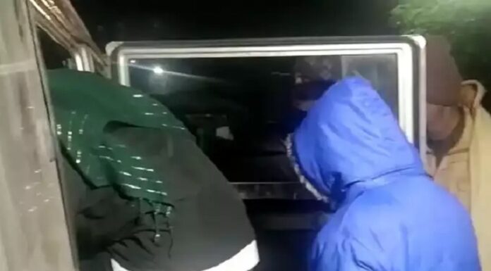 ਵਟਸਐਪ ‘ਤੇ ਬੁਕਿੰਗ…ਹੋਟਲ ‘ਚ ਸੈਟਿੰਗ, ਕਮਰੇ ‘ਚ 10 ਲੜਕੀਆਂ ਦੀ ਹਾਲਤ ਦੇਖ ਕੇ ਪੁਲਿਸ ਨੂੰ ਵੀ ਬੰਦ ਕਰਨੀਆਂ ਪਈਆਂ ਅੱਖਾਂ