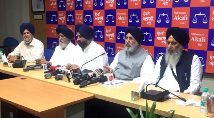 ਰਾਸ਼ਟਰਪਤੀ ਇਕਬਾਲ ਸਿੰਘ ਲਾਲਪੁਰਾ ਨੂੰ ਕੌਮੀ ਘੱਟ ਗਿਣਤੀ ਕਮਿਸ਼ਨ ਦੇ ਚੇਅਰਮੈਨ ਦੇ ਅਹੁਦੇ ਤੋਂ ਤੁਰੰਤ ਬਰਖ਼ਾਸਤ ਕਰਨ : ਅਕਾਲੀ ਦਲ