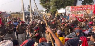 ਮੁੱਖ ਮੰਤਰੀ ਦੀ ਰਿਹਾਇਸ਼ ਵੱਲ ਮਾਰਚ ਕਰ ਰਹੇ ਮਜ਼ਦੂਰਾਂ ‘ਤੇ ਪੰਜਾਬ ਪੁਲਿਸ ਨੇ ਕੀਤਾ ਲਾਠੀਚਾਰਜ