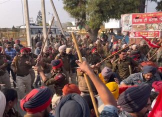 ਮੁੱਖ ਮੰਤਰੀ ਦੀ ਰਿਹਾਇਸ਼ ਵੱਲ ਮਾਰਚ ਕਰ ਰਹੇ ਮਜ਼ਦੂਰਾਂ ‘ਤੇ ਪੰਜਾਬ ਪੁਲਿਸ ਨੇ ਕੀਤਾ ਲਾਠੀਚਾਰਜ