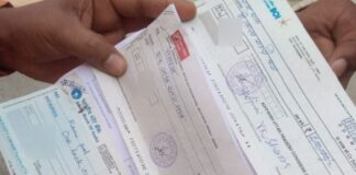 ਲਖੀਮਪੁਰ ਖੀਰੀ : ਮ੍ਰਿਤਕ ਬਲਾਤਕਾਰ ਪੀੜਤ ਦਲਿਤ ਭੈਣਾਂ ਦੇ ਪਰਿਵਾਰ ਨਾਲ ਮਜ਼ਾਕ, ਕਾਂਗਰਸ ਵਲੋਂ ਦਿੱਤਾ ਚੈੱਕ ਹੋਇਆ ਬਾਊਂਸ