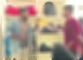 ਖੌਫਨਾਕ ਰੈਗਿੰਗ : ਮਿੰਨਤਾਂ ਕਰਨ ਦੇ ਬਾਵਜੂਦ ਜੂਨੀਅਰ ਵਿਦਿਆਰਥੀ ਦੀ ਛਾਤੀ ‘ਤੇ ਸੀਨੀਅਰ ਫੇਰਦੇ ਰਹੇ ਗਰਮ ਪ੍ਰੈੱਸ, ਵੀਡੀਓ ਵਾਇਰਲ