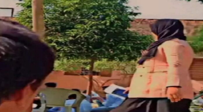 ਵਿਦਿਆਰਥੀਆਂ ਨੇ ਮਹਿਲਾ ਟੀਚਰ ਨੂੰ ਕਿਹਾ ‘ਆਈ ਲਵ ਯੂ’, ਵੀਡੀਓ ਵਾਇਰਲ ਹੋਣ ‘ਤੇ ਹੰਗਾਮਾ