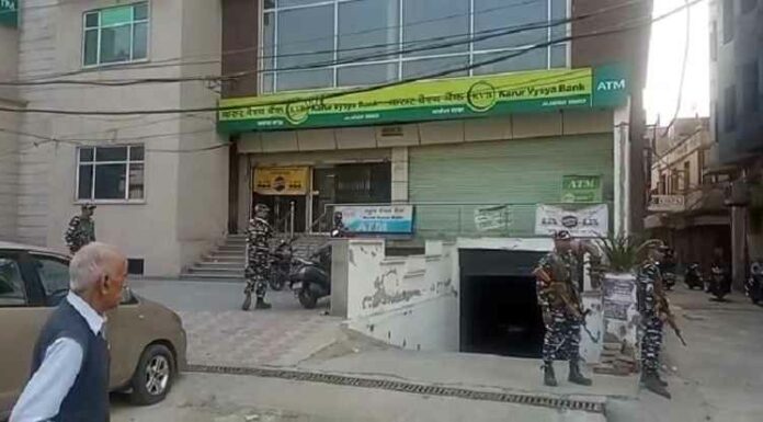 ਜਲੰਧਰ ‘ਚ 30 ਘੰਟਿਆਂ ਤੋਂ ਕਾਰੋਬਾਰੀਆਂ ‘ਤੇ ਚੱਲ ਰਹੀ ਹੈ ਇਨਕਮ ਟੈਕਸ ਦੀ ਰੇਡ, ਕਈ ਸੂਬਿਆਂ ਦੀ ਟੀਮਾਂ ਜਾਂਚ ‘ਚ ਲੱਗੀਆਂ