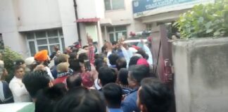 ਜਲੰਧਰ ‘ਚ ਕਾਂਗਰਸੀ ਕੌਂਸਲਰ ਦਾ ਪਤੀ ਗ੍ਰਿਫਤਾਰ, ਥਾਣੇ ਦੇ ਬਾਹਰ ਜ਼ਬਰਦਸਤ ਹੰਗਾਮਾ