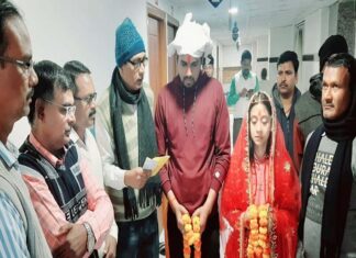 ICU ‘ਚ ਹੋਇਆ ਅਨੋਖਾ ਵਿਆਹ, ਬੀਮਾਰ ਮਾਂ ਦੇ ਕਹਿਣ ‘ਤੇ ਧੀ ਬਣੀ ਦੁਲਹਨ, ਕੁਝ ਦੇਰ ਬਾਅਦ ਮਾਂ ਜਹਾਨ ਤੋਂ ਹੋਈ ਰੁਖਸਤ