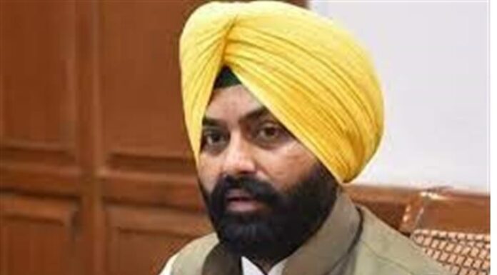 ਬਾਦਲਾਂ ਦੀਆਂ ਬੱਸਾਂ ਦੀ ਚੰਡੀਗੜ੍ਹ ‘ਚ ਐਂਟਰੀ ਬੰਦ – ਮੰਤਰੀ ਲਾਲਜੀਤ ਭੁੱਲਰ