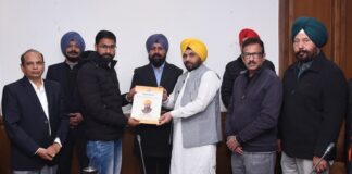 ਹਰਭਜਨ ਸਿੰਘ ਈ.ਟੀ.ਓ ਨੇ ਸੌਂਪੇ 20 ਜੂਨੀਅਰ ਡਰਾਫਟਸਮੈਨਾਂ ਨੂੰ ਨਿਯੁਕਤੀ ਪੱਤਰ