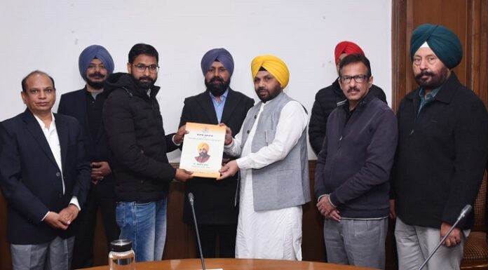 ਹਰਭਜਨ ਸਿੰਘ ਈ.ਟੀ.ਓ ਨੇ ਸੌਂਪੇ 20 ਜੂਨੀਅਰ ਡਰਾਫਟਸਮੈਨਾਂ ਨੂੰ ਨਿਯੁਕਤੀ ਪੱਤਰ