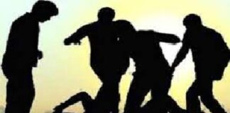 ਵਿਦਿਆਰਥੀ ਨੂੰ ਝਿੜਕਣਾ ਅਧਿਆਪਕ ਨੂੰ ਪਿਆ ਮਹਿੰਗਾ, ਸਟੂਡੈਂਟ ਨੇ ਦੋਸਤਾਂ ਨਾਲ ਮਿਲ ਕੇ ਕੀਤਾ ਤੇਜ਼ਧਾਰ ਹਥਿਆਰਾਂ ਨਾਲ ਹਮਲਾ