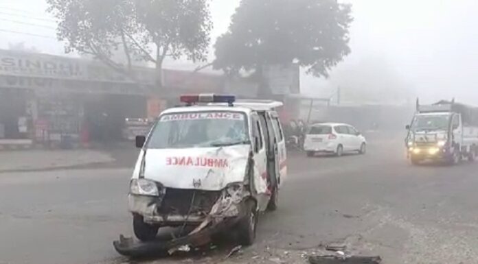 ਲੁਧਿਆਣਾ : ਟਿੱਬਾ ਪੁਲ ‘ਤੇ ਬੱਸ ਤੇ ਐਂਬੂਲੈਂਸ ਦੀ ਹੋਈ ਟੱਕਰ, ਲੋਕਾਂ ‘ਚ ਮੱਚੀ ਹਫੜਾ-ਦਫੜੀ