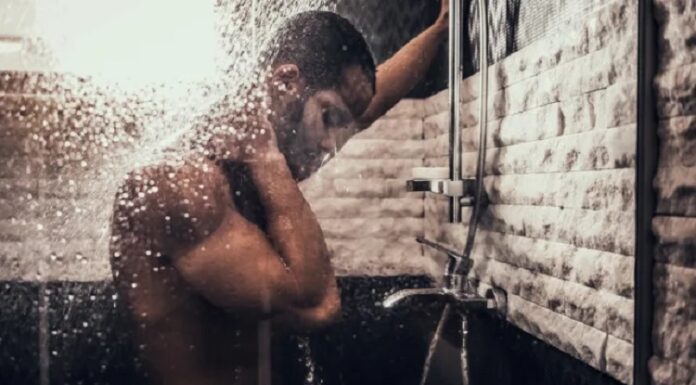 ਸਾਵਧਾਨ ! ਰੋਜ਼ਾਨਾ ਗਰਮ ਪਾਣੀ ਨਾਲ ਨਹਾਉਣ ਕਾਰਨ ਮਰਦ ਹੋ ਸਕਦੇ ਨੇ ਨਪੁੰਸਕ, ਚਮੜੀ ਤੇ ਅੱਖਾਂ ਦਾ ਵੀ ਹੁੰਦਾ ਨੁਕਸਾਨ